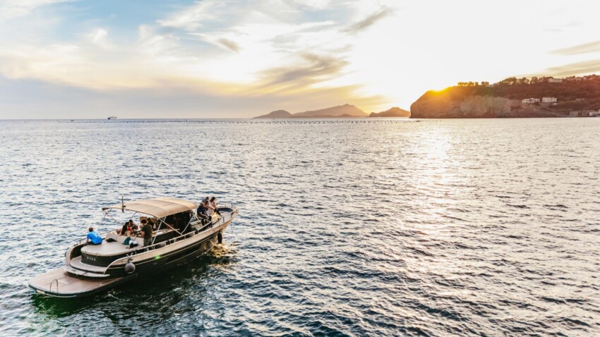 Tour in barca nel golfo di Napoli
